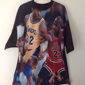 Vintage DMZ Jordan vs Magic Graphic Shirt